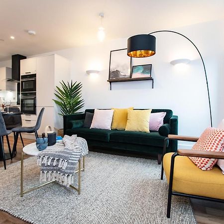 City Centre - Free Parking - Stylish 2 Bedroom Apartment Бристоль Экстерьер фото