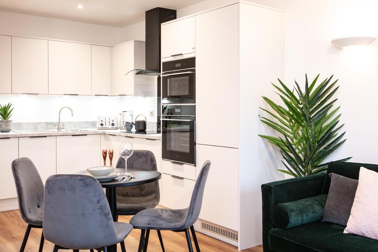 City Centre - Free Parking - Stylish 2 Bedroom Apartment Бристоль Экстерьер фото