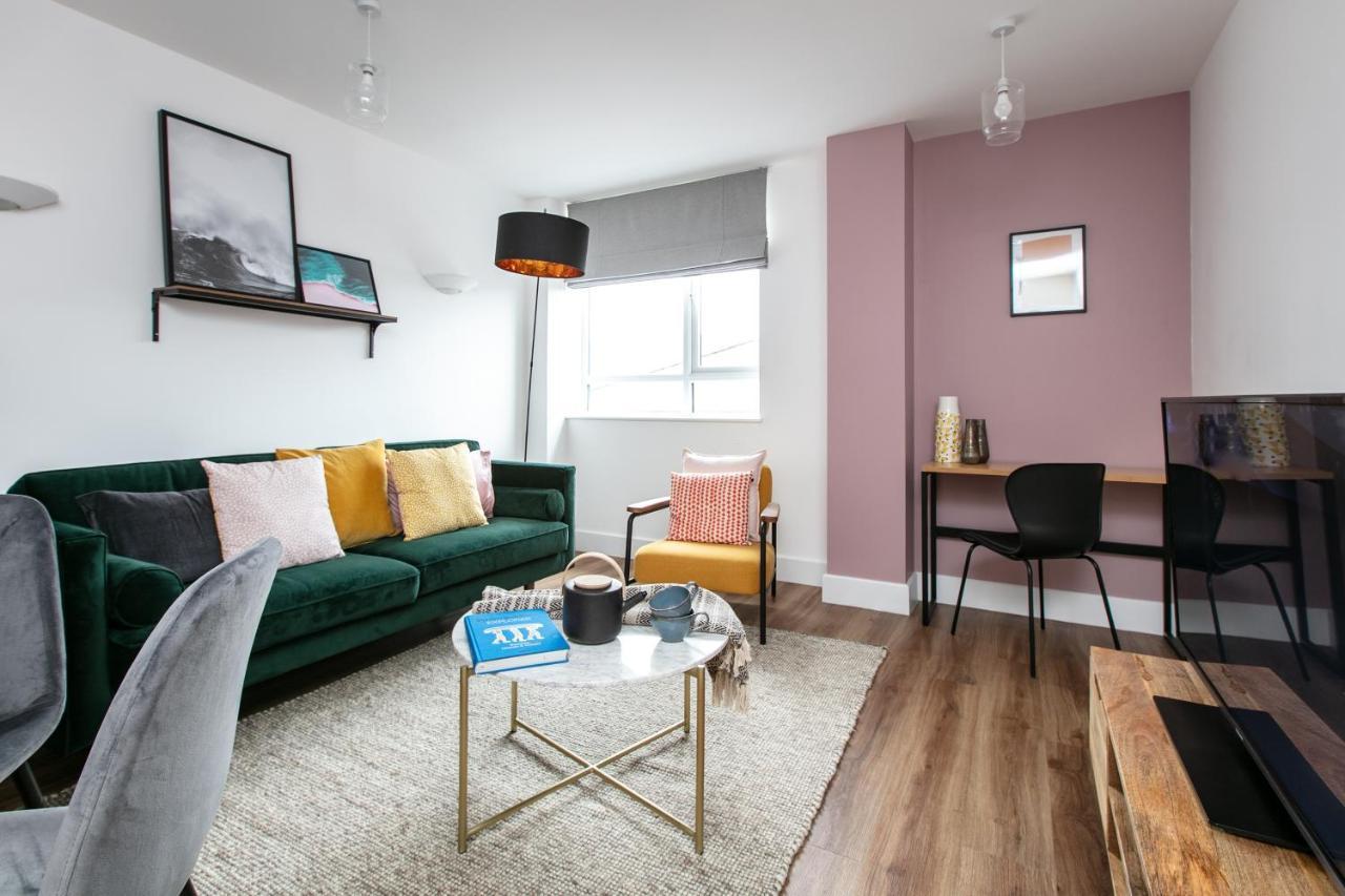 City Centre - Free Parking - Stylish 2 Bedroom Apartment Бристоль Экстерьер фото