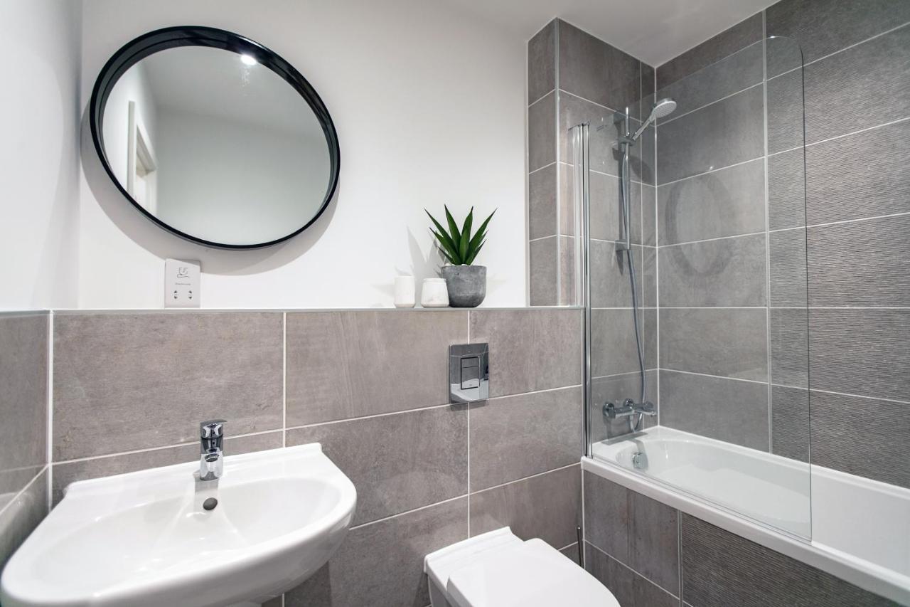 City Centre - Free Parking - Stylish 2 Bedroom Apartment Бристоль Экстерьер фото