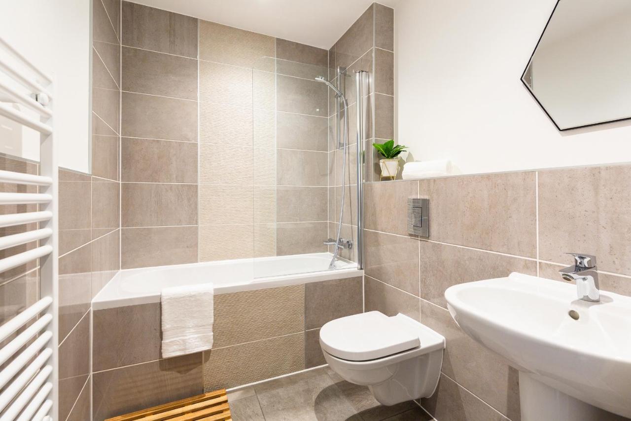 City Centre - Free Parking - Stylish 2 Bedroom Apartment Бристоль Экстерьер фото