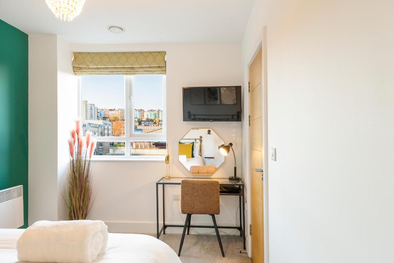 City Centre - Free Parking - Stylish 2 Bedroom Apartment Бристоль Экстерьер фото