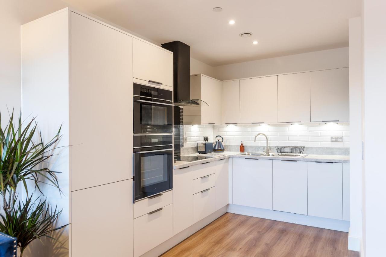 City Centre - Free Parking - Stylish 2 Bedroom Apartment Бристоль Экстерьер фото